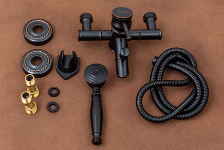 NÁSTĚNNÁ VODOVODNÍ BATERIE RETRO LAURA S-1182BV ČERNÁ